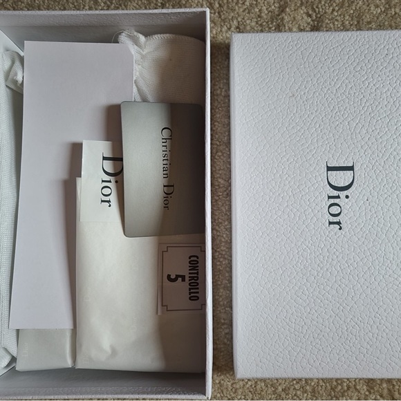 Louis Vuitton, Chanel, Dior, Burberry Gift Boxes Bundle! - Picture 4 of 12